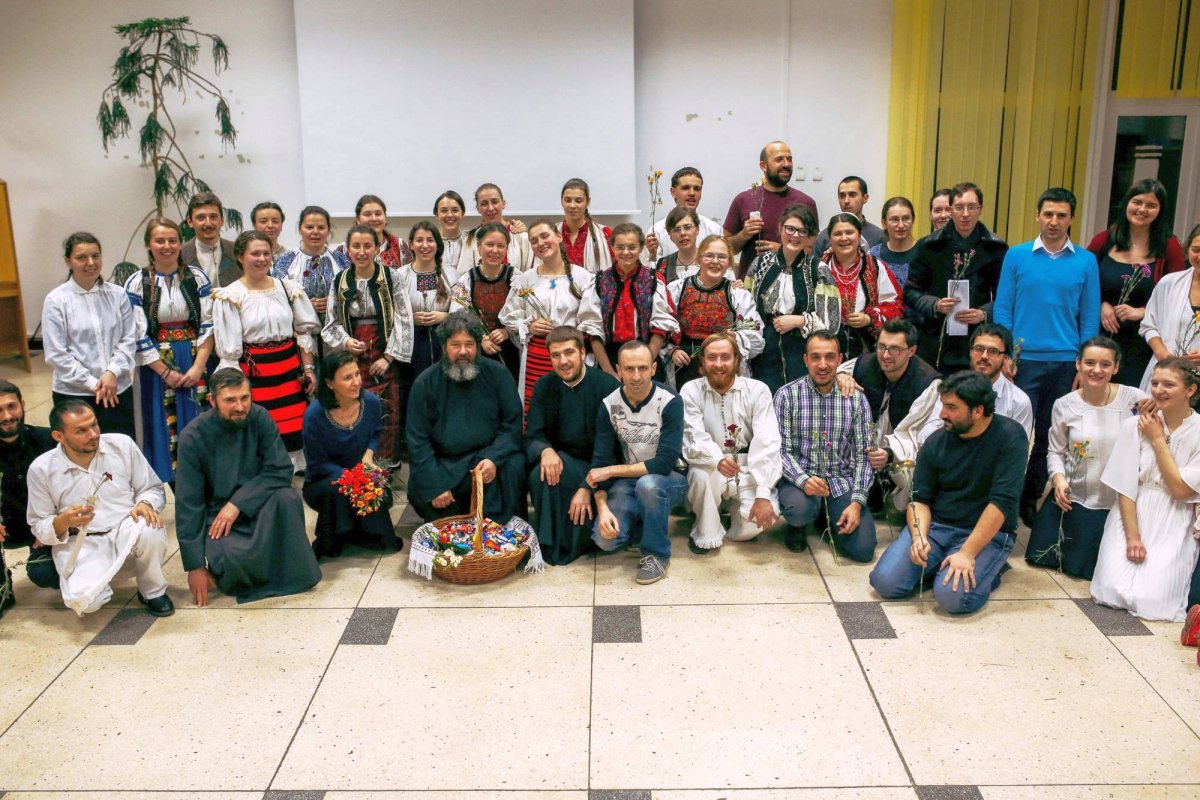 Spectacol ASCOR dedicat primăverii 44198