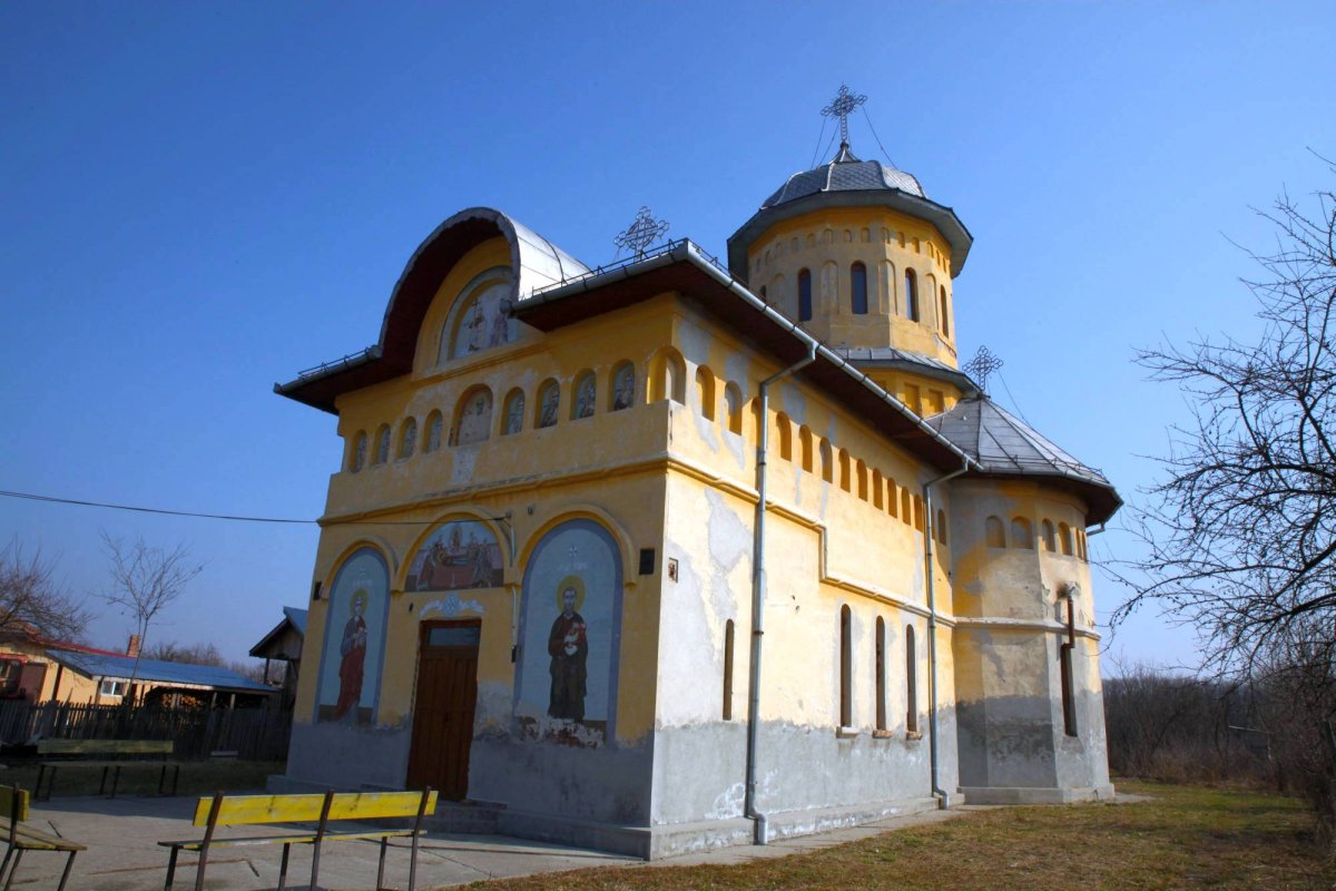 Biserica „Adormirea Maicii Domnului” din Veleşti 44034