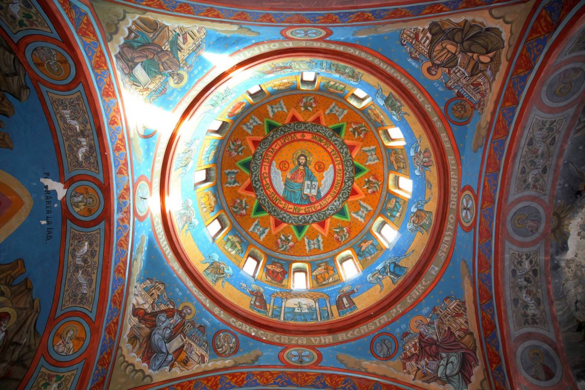 Biserica „Adormirea Maicii Domnului” din Veleşti 44036