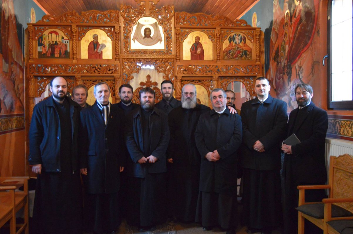 Cercuri pastoral-misionare în  parohiile Sânnicolau Mare și Pleșcuța 44040