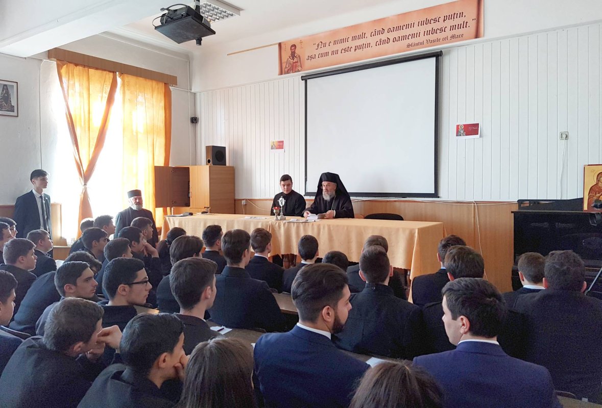 Patriarhul Justinian, comemorat de seminariști 44061