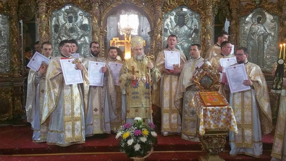 Hirotesie de duhovnici la catedrala din Roman 43974