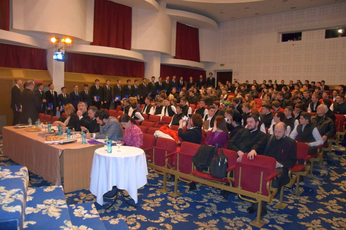 „Ne dorim să transformăm acest frumos concurs în olimpiada naţională de muzică psaltică“ 43971