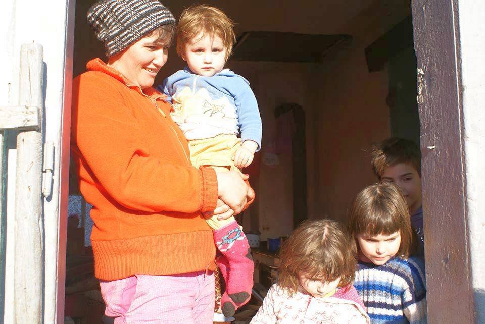 Sute de persoane ajutate de Asociaţia „Sfânta Maria” Cristian 43979