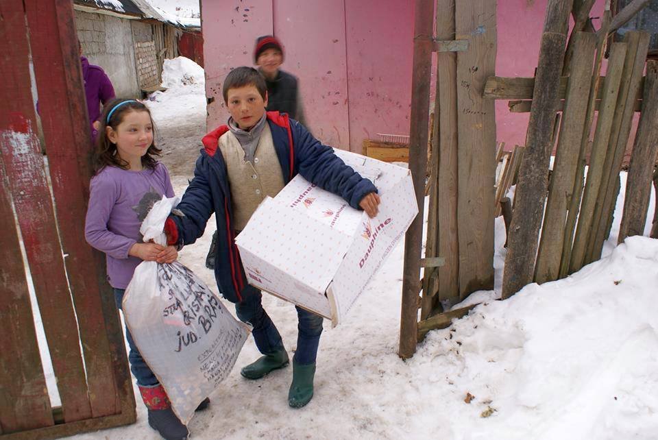 Sute de persoane ajutate de Asociaţia „Sfânta Maria” Cristian 43980