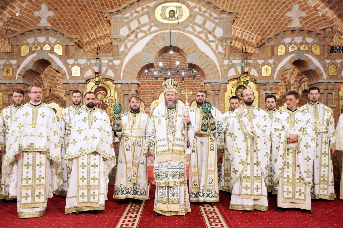 Slujiri arhiereşti în Duminica Izgonirii lui Adam din Rai      43866