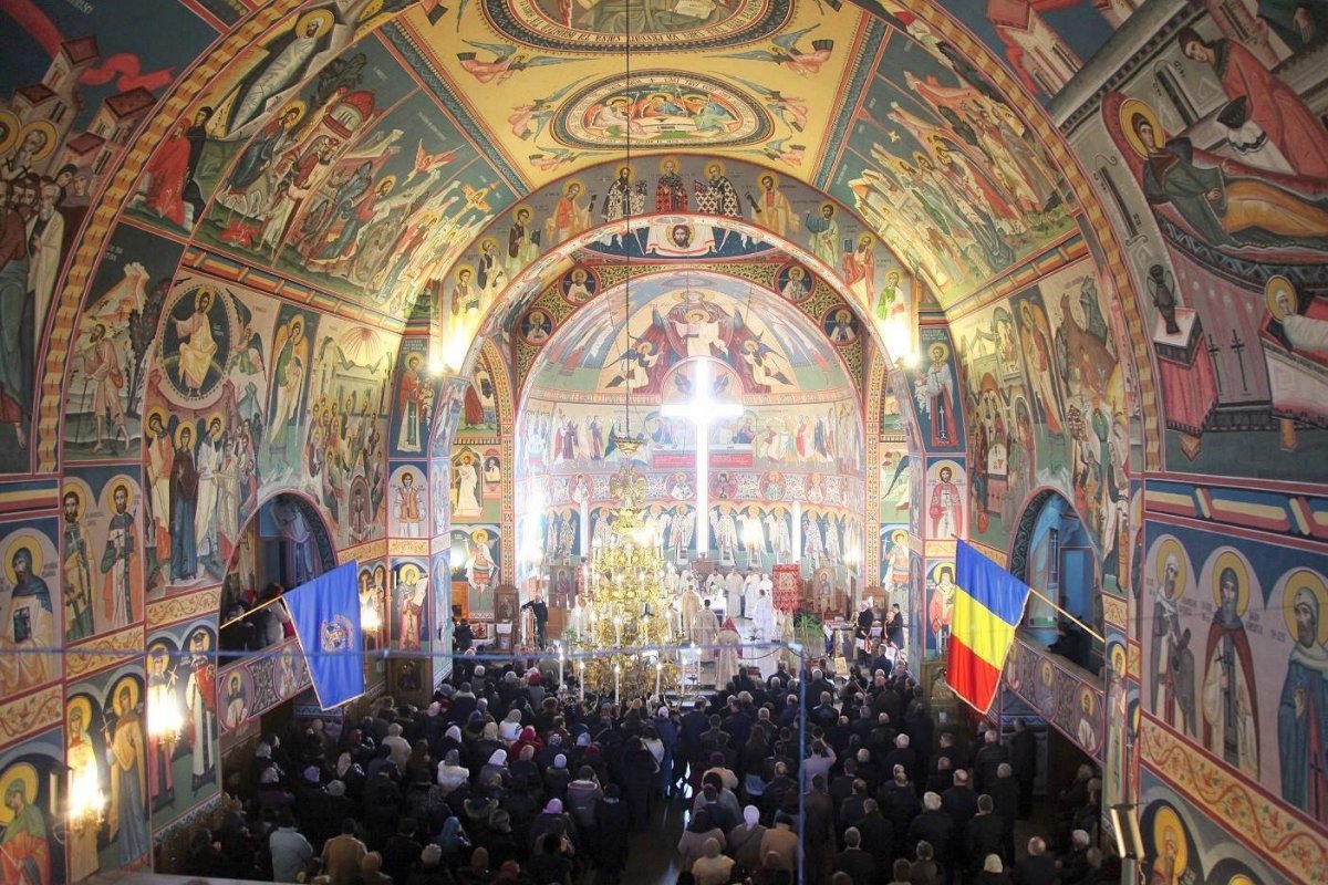 Slujiri arhiereşti în Duminica Izgonirii lui Adam din Rai      43868