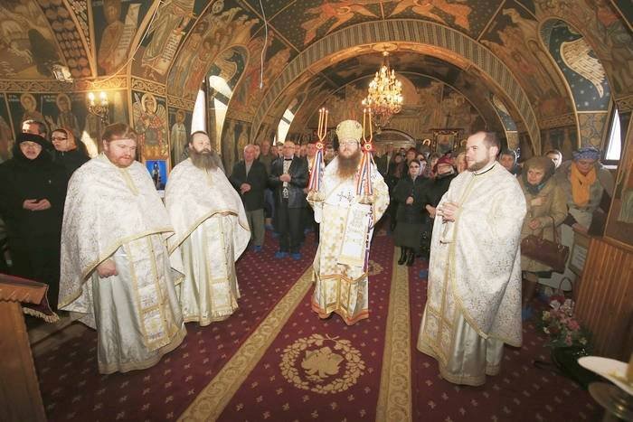 Slujiri arhiereşti în Duminica Izgonirii lui Adam din Rai      43869