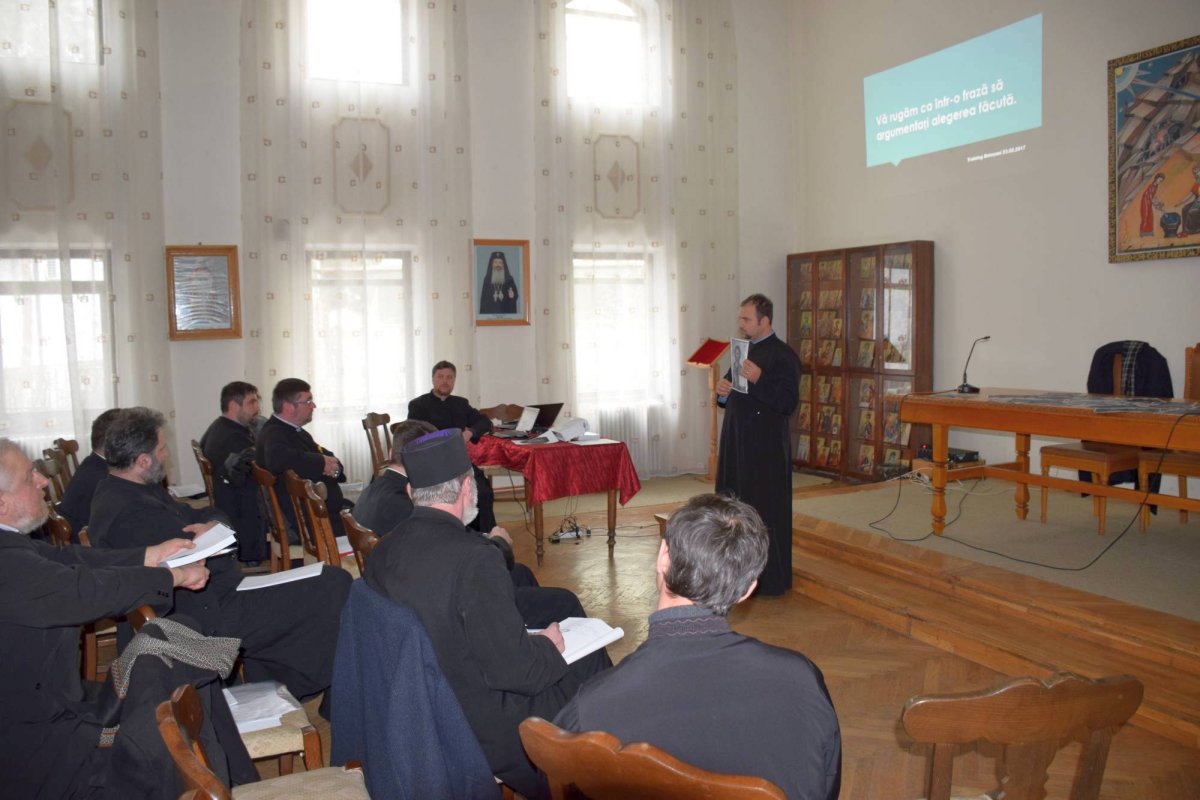 Pregătirea catehetică a preoţilor din Protopopiatul Botoşani 43861