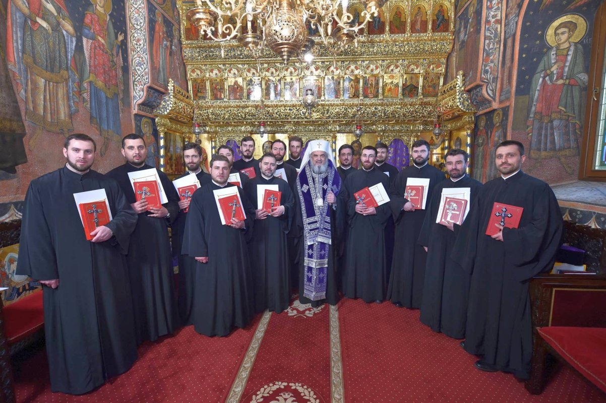 Hirotesii întru duhovnic la Reşedinţa Patriarhală    43788