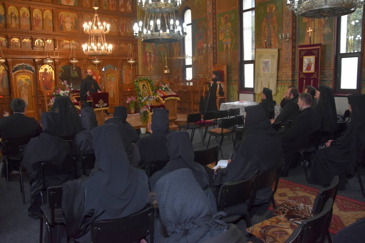 Sinaxă monahală în Episcopia Caransebeșului 43774
