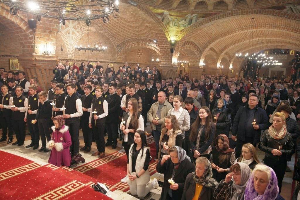 Rugăciuni intense în prima săptămână din Postul Mare     43755