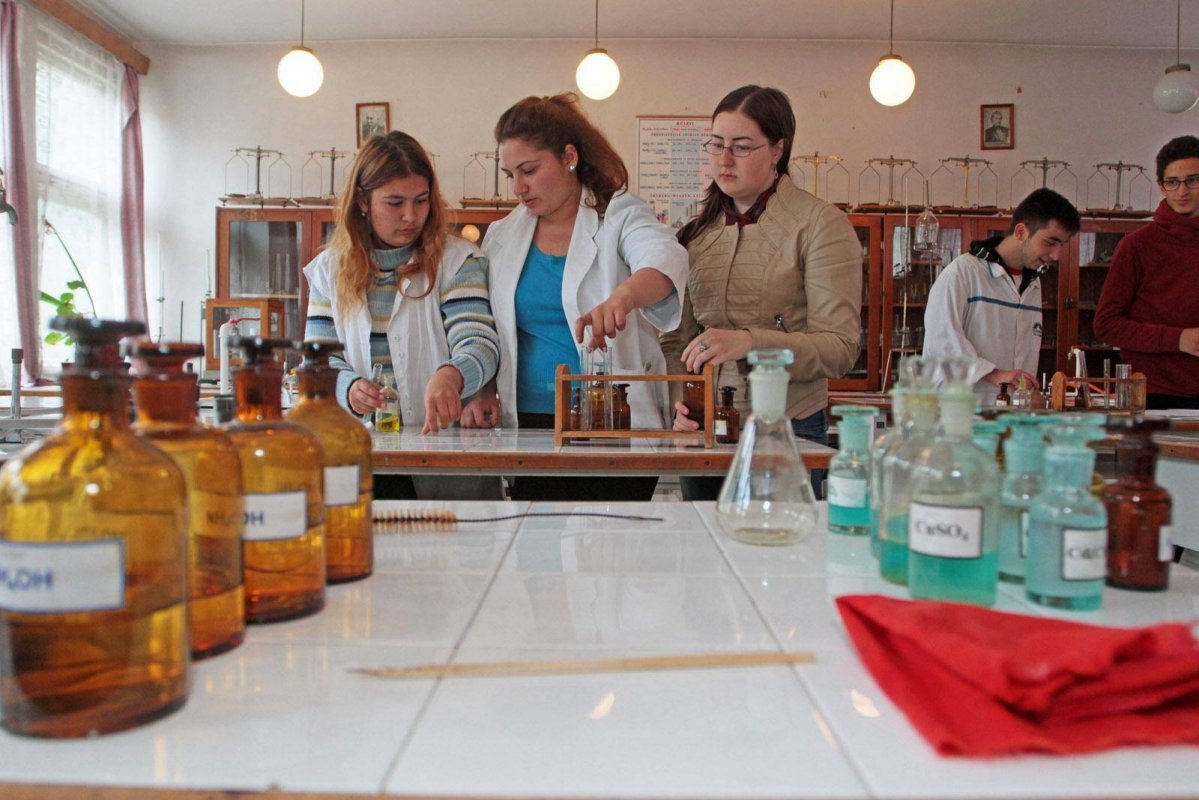 Nu putem schimba brusc sistemul educațional, dar ne putem schimba noi 43578