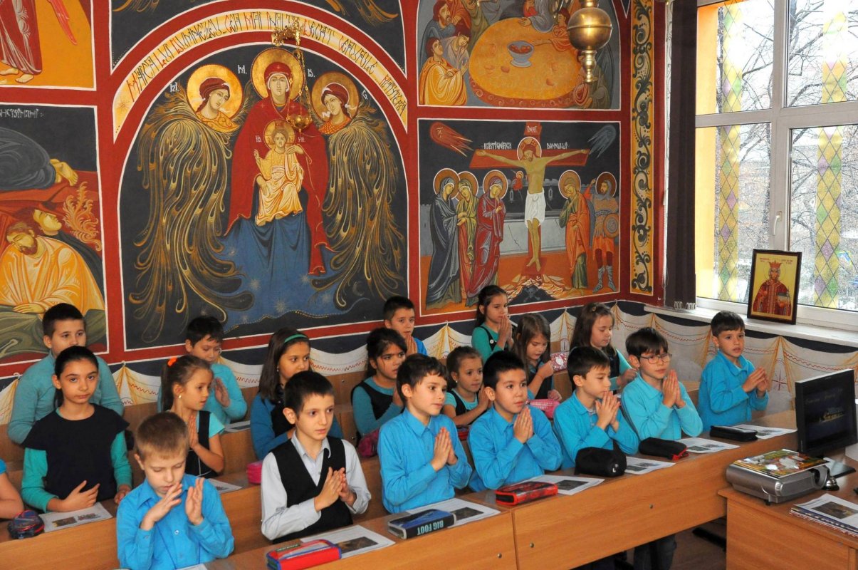 Nu putem schimba brusc sistemul educațional, dar ne putem schimba noi 43580