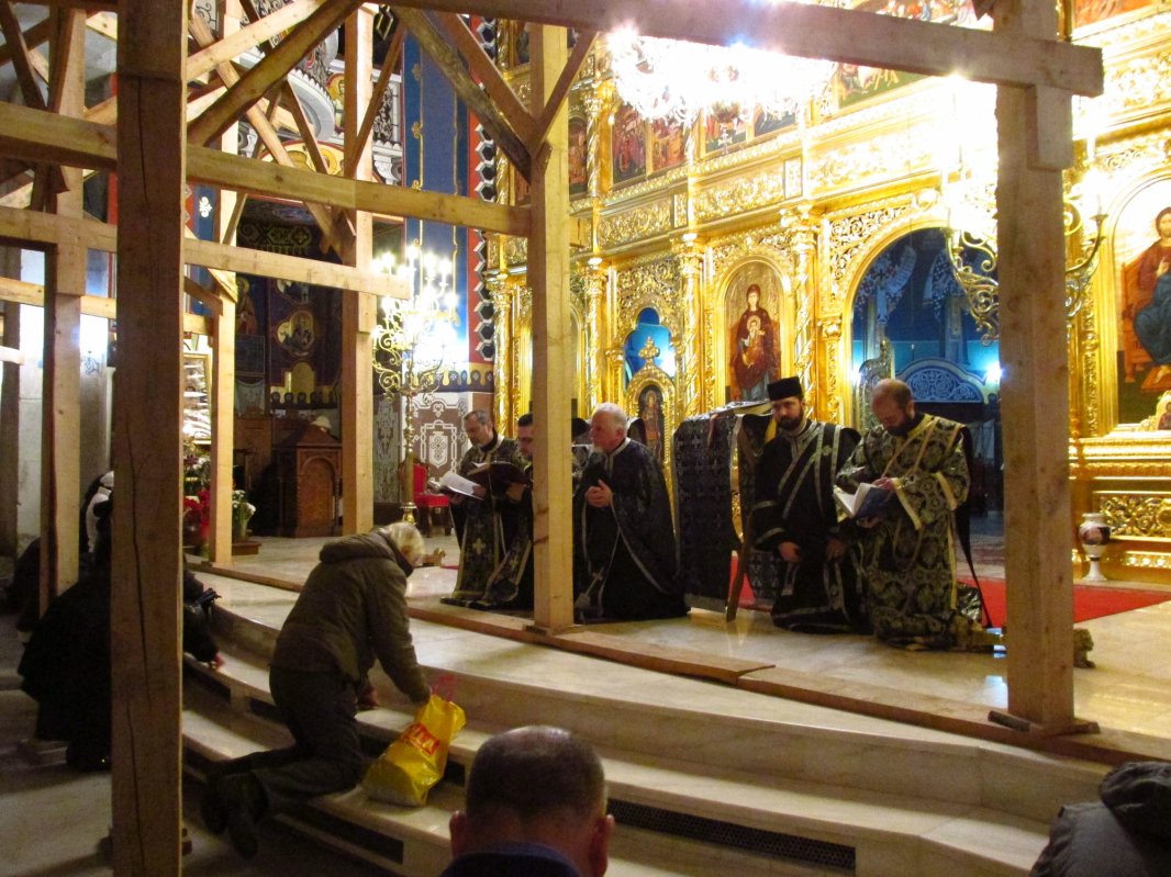 Rugăciune intensă în prima săptămână din Postul Mare 43571