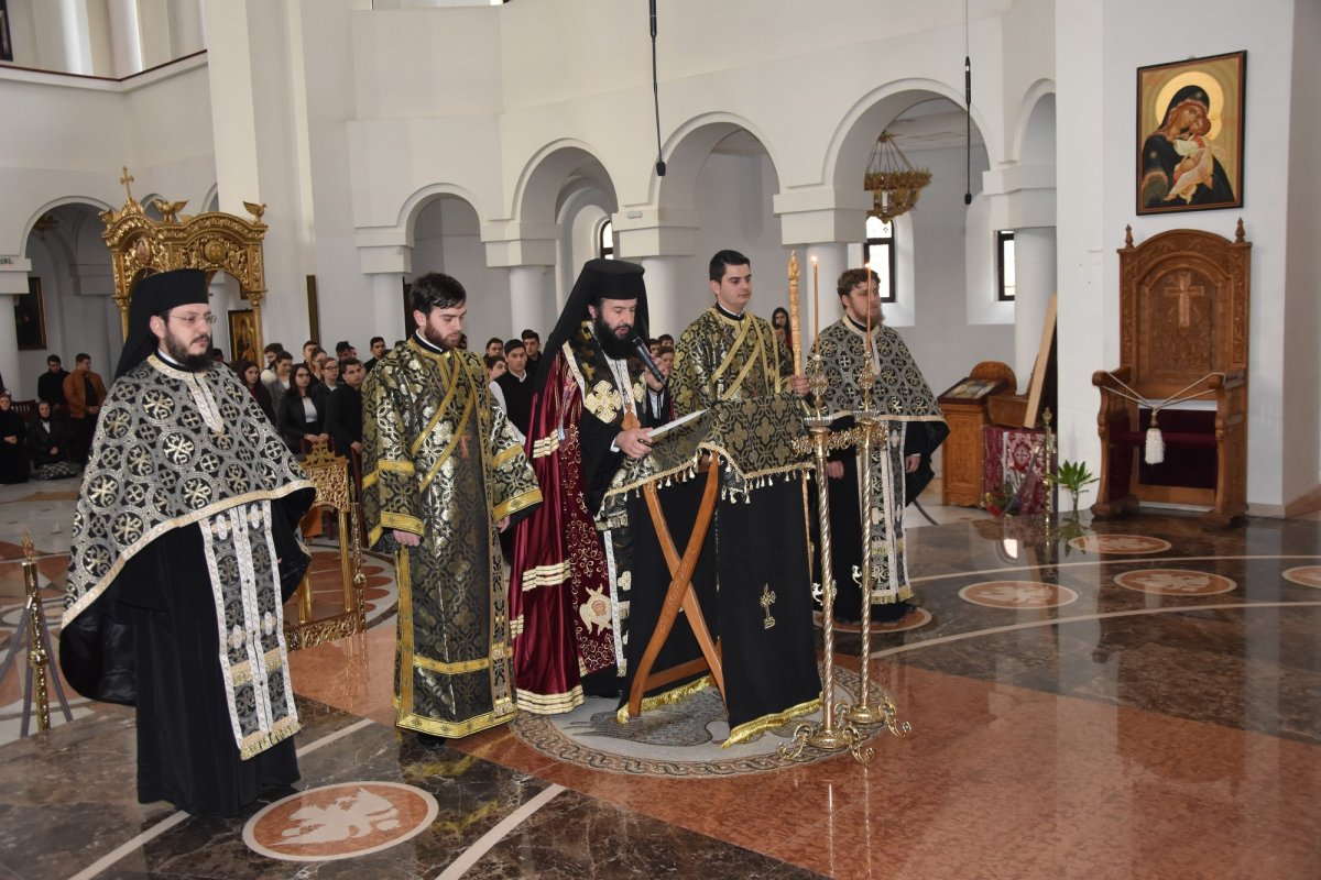 Rugăciune intensă în prima săptămână din Postul Mare 43573