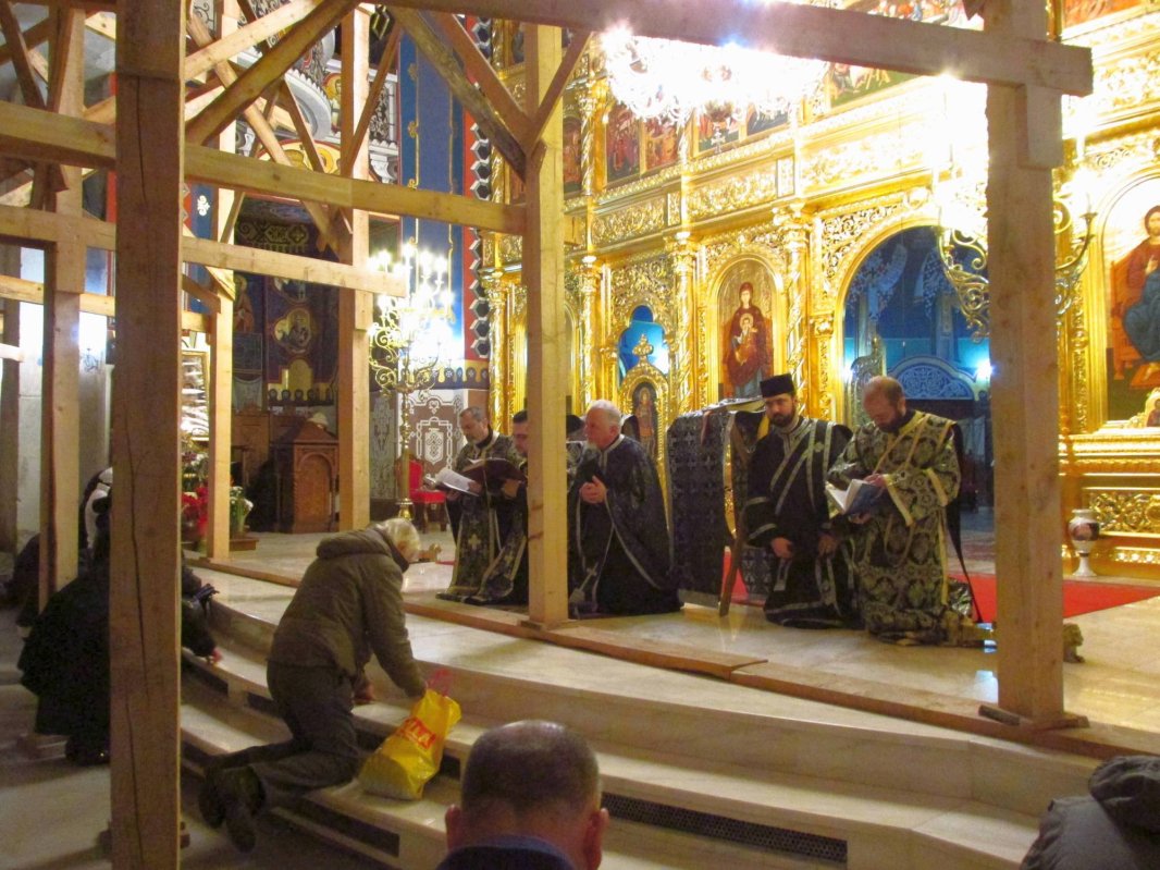 Rugăciune intensă în prima săptămână din Postul Mare 43574