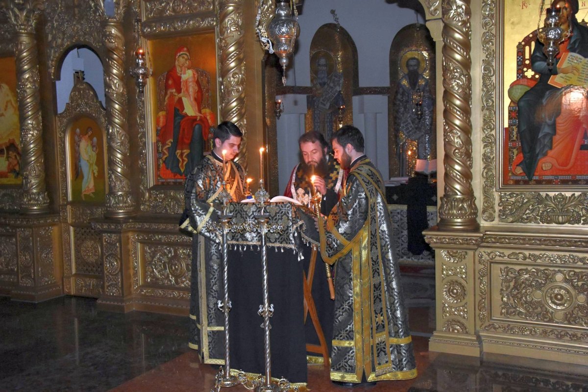 Rugăciune intensă în prima săptămână din Postul Mare 43575