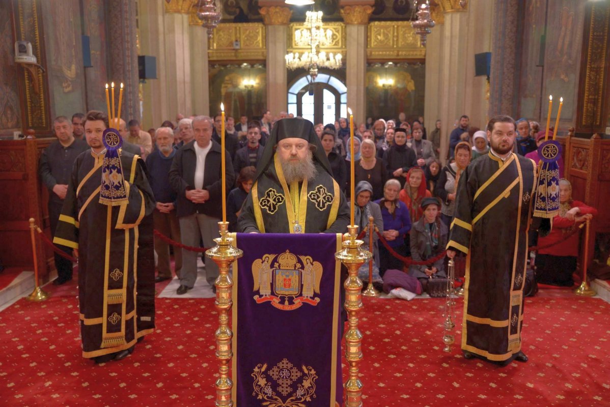 Ultima parte a Canonului cel Mare la Catedrala Patriarhală  43596