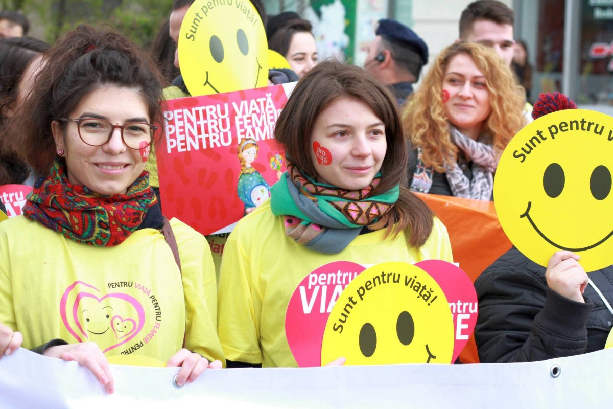 „Ajută mama și copilul! Ei depind de tine” 43648