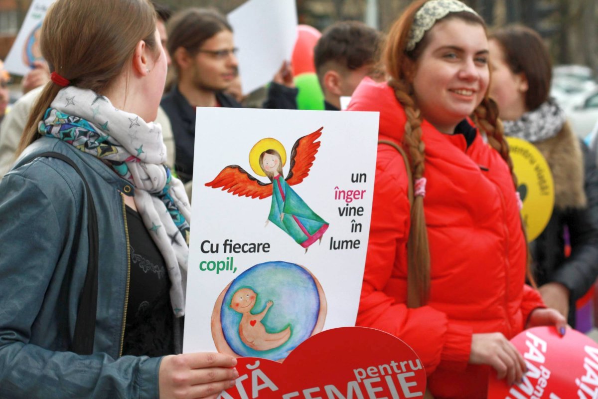 „Ajută mama și copilul! Ei depind de tine” 43650