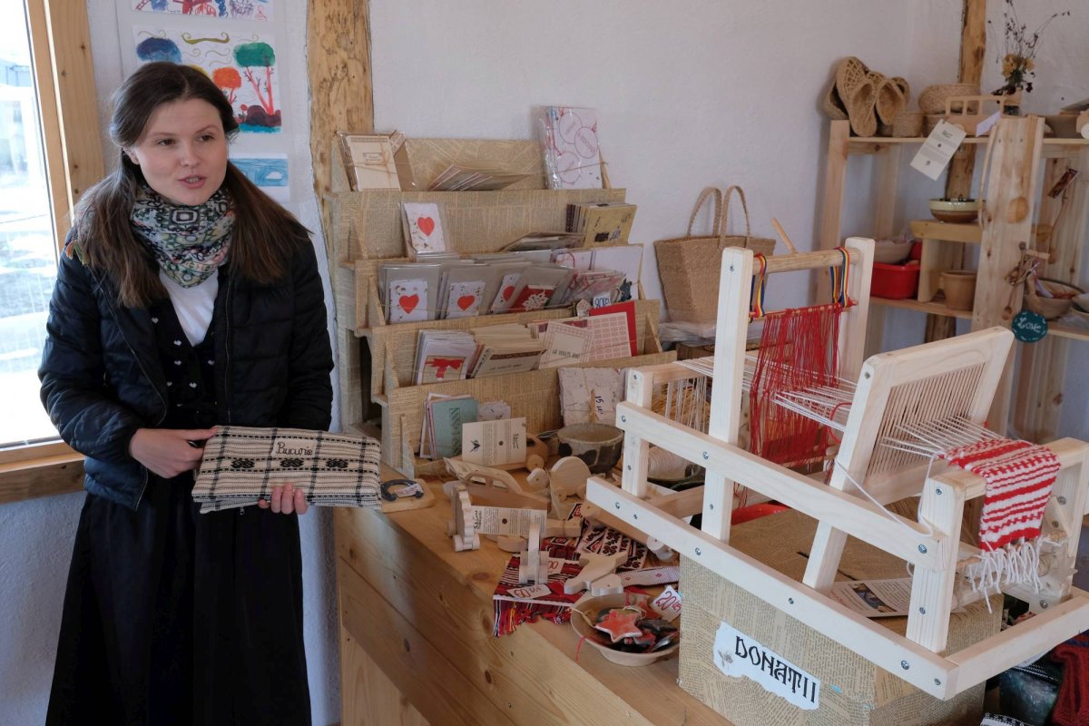 „Cărțișor de Autor” cu versuri și semnătura Anei Blandiana 43696