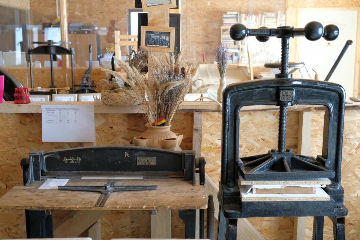 „Cărțișor de Autor” cu versuri și semnătura Anei Blandiana 43698