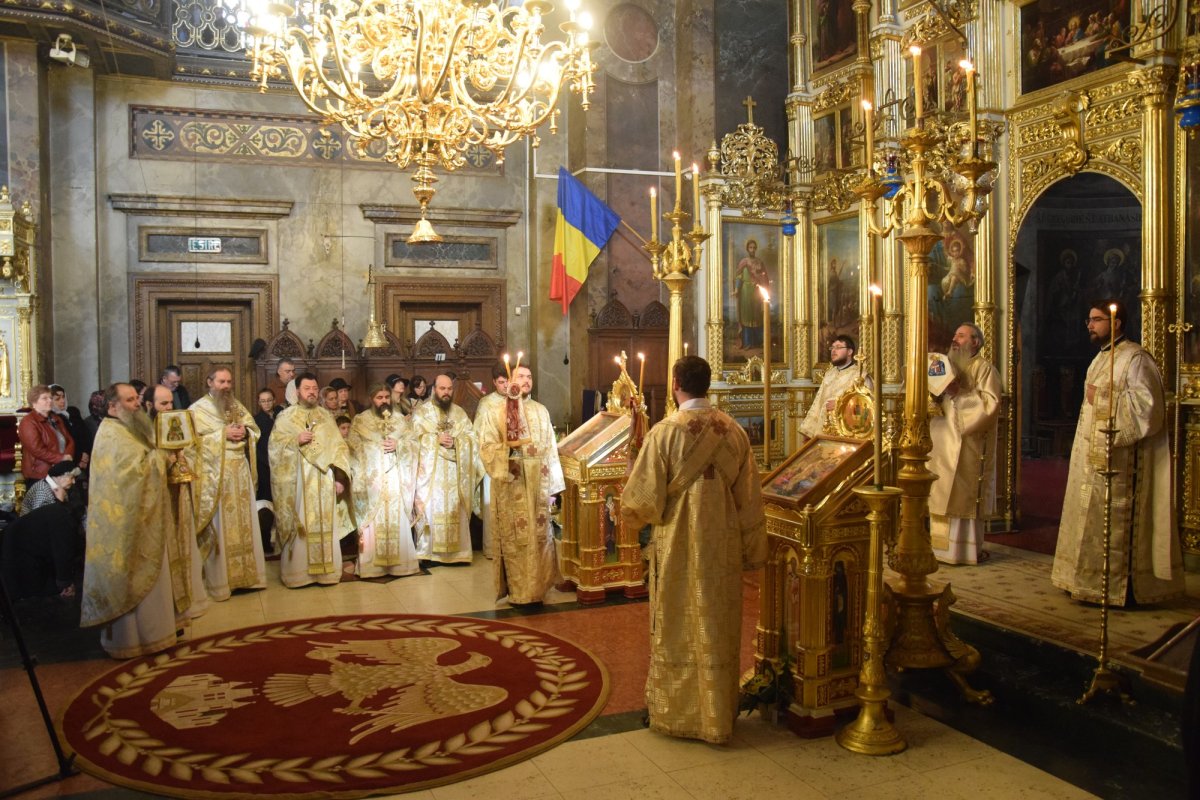 „Dacă vrei să fii om cu adevărat, în sensul cel mai deplin al cuvântului, trebuie să fii creştin ortodox“ 43475