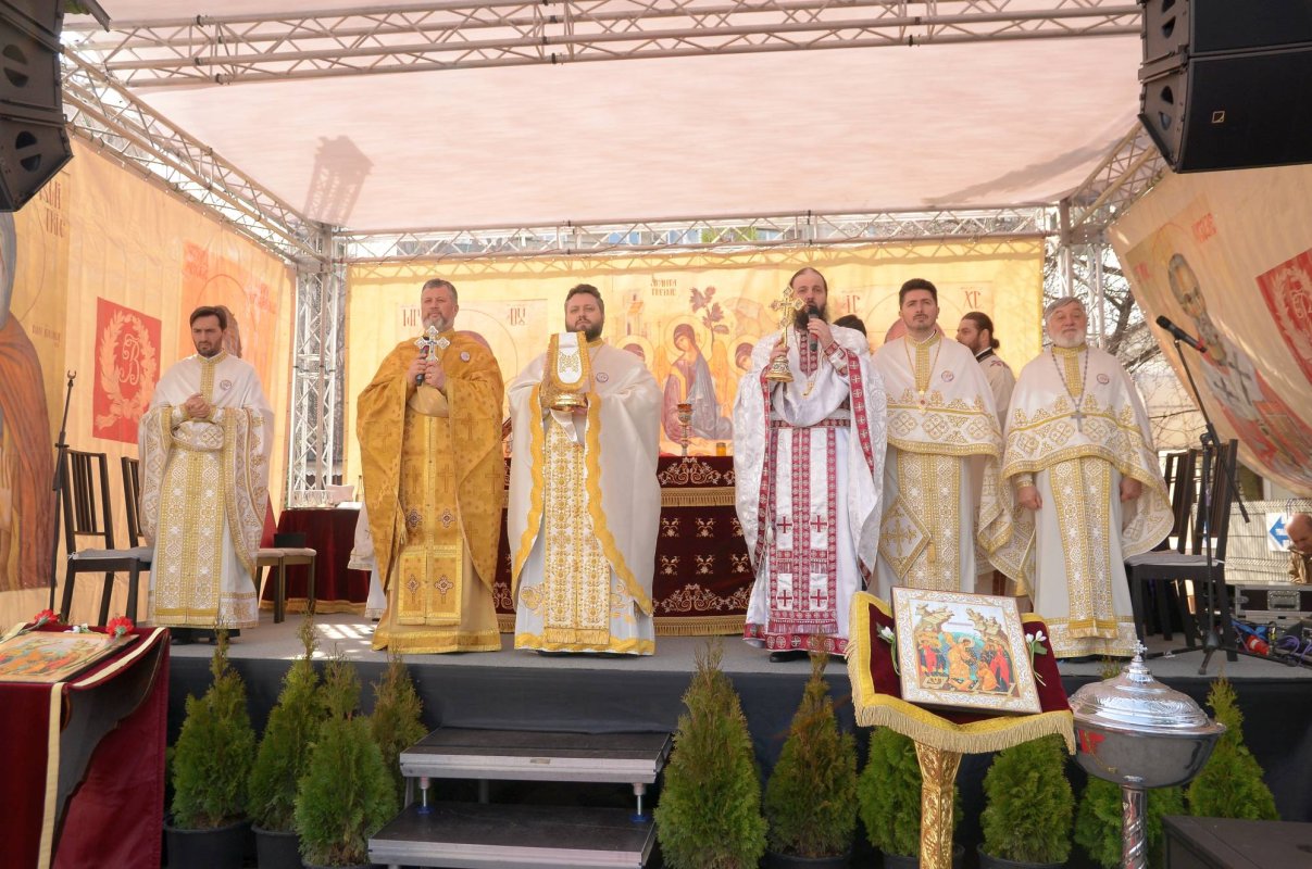 Procesiune cu icoane în Capitală  43519