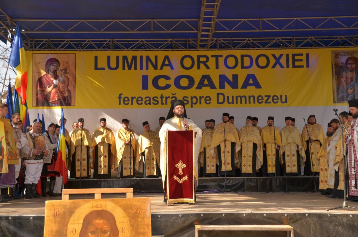 Procesiune cu icoane în Capitală  43522