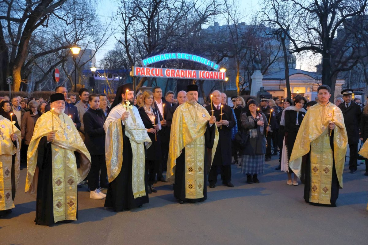 Procesiune cu icoane în Capitală  43525