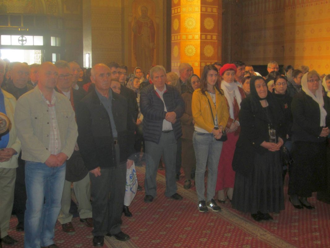 „Icoanele ne călăuzesc paşii  pe drumul mântuirii” 43427