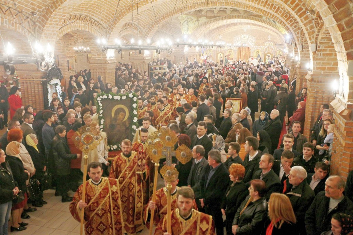 Slujiri arhiereşti în Duminica întâi din Postul Sfintelor Paşti   43410