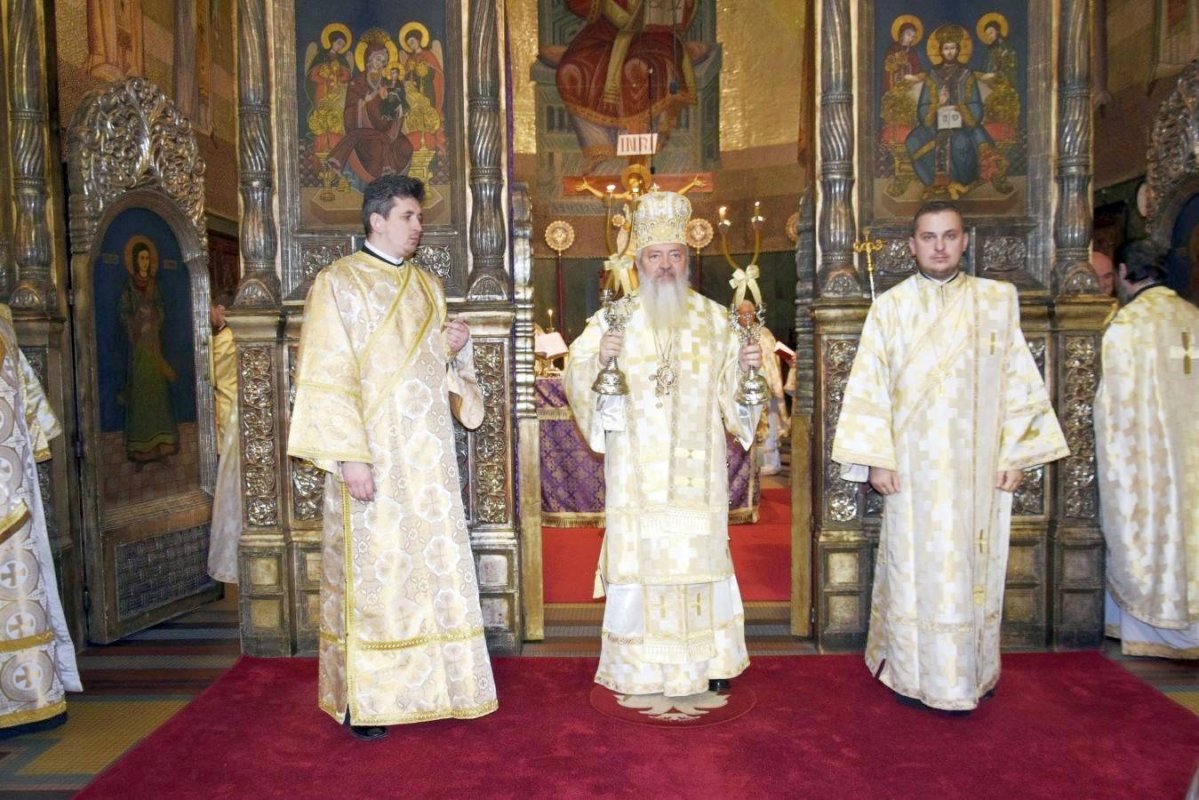 Slujiri arhiereşti în Duminica întâi din Postul Sfintelor Paşti   43415