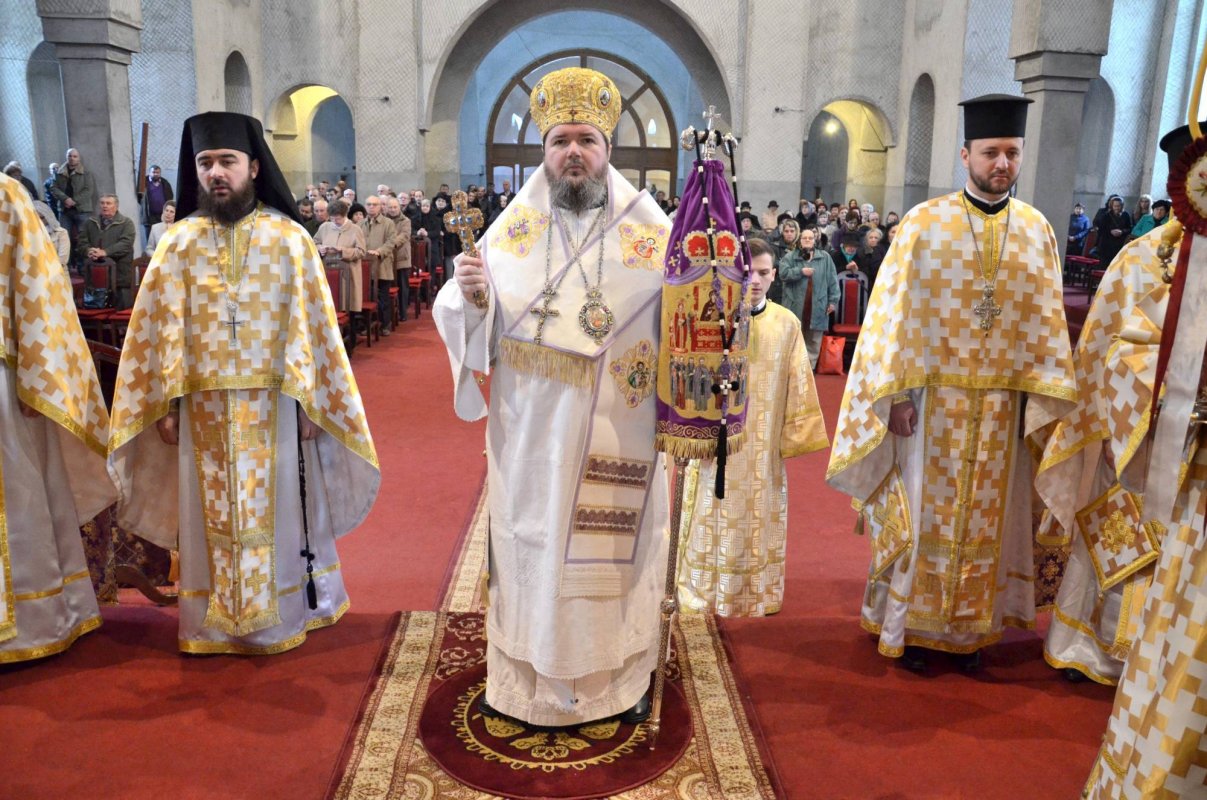 Slujiri arhiereşti în Duminica întâi din Postul Sfintelor Paşti   43422