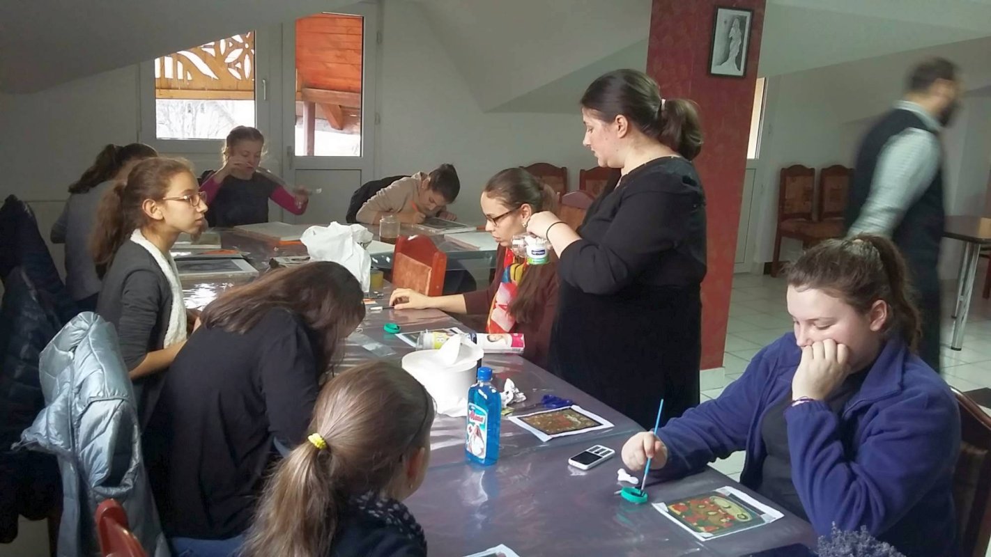 Ateliere de iconografie şi expoziţii  de icoane în parohii transilvane 43346