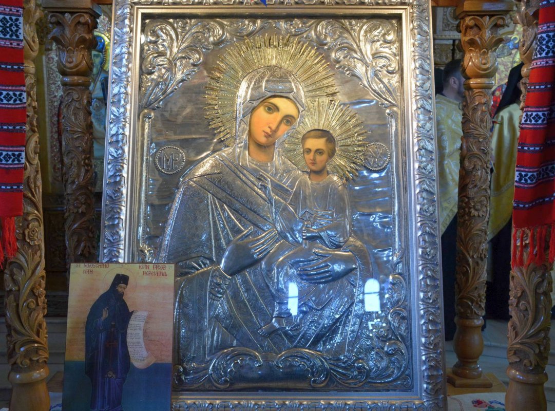 Binecuvântare pentru credincioşii din Titan 43382