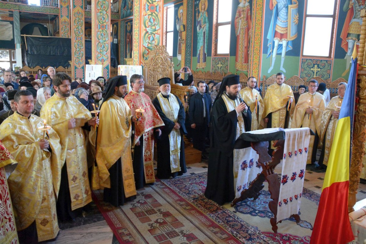 Binecuvântare pentru credincioşii din Titan 43383