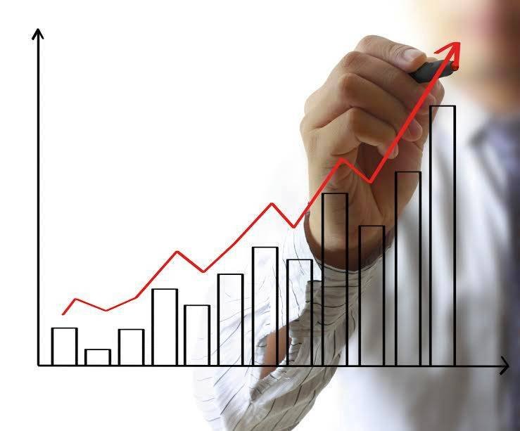 Economia României a crescut datorită comerţului şi industriei IT 43402