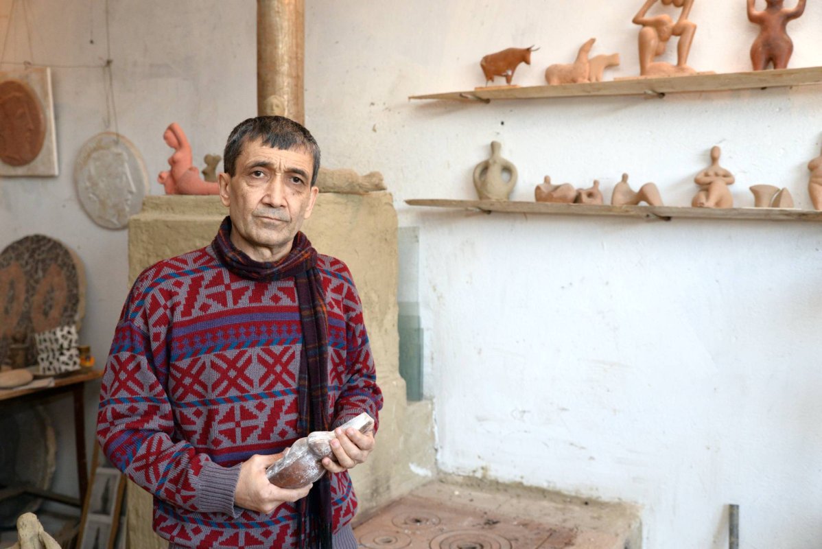 Lumea din tăcerile de lut ale lui Paraschiv 43389