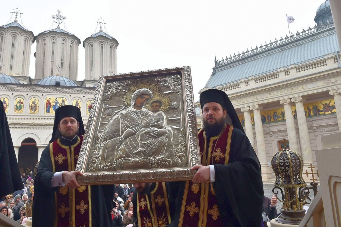 Pelerinaj şi rugăciuni pe Colina Bucuriei 43251