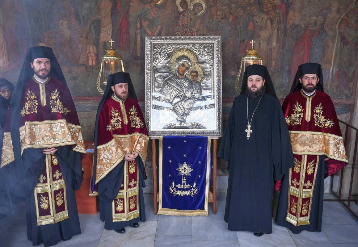 Pelerinaj şi rugăciuni pe Colina Bucuriei 43253