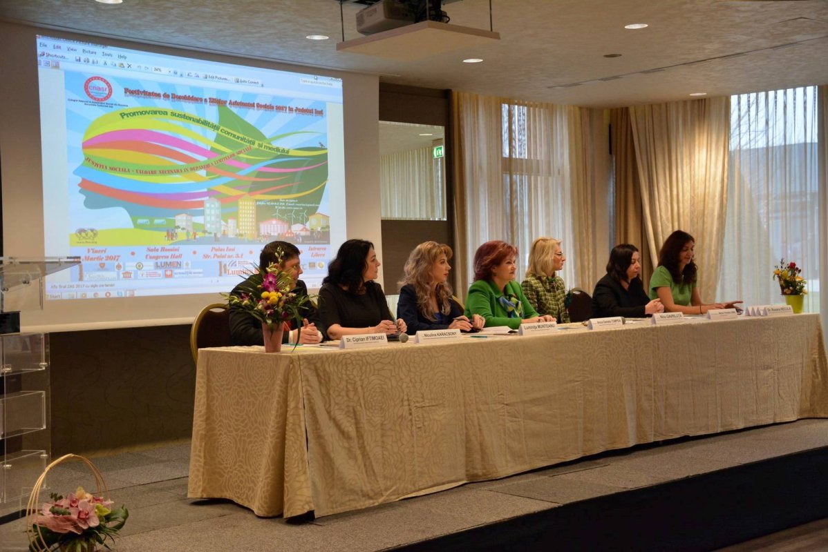 La Iaşi au debutat Zilele Asistenţei Sociale 2017 43121