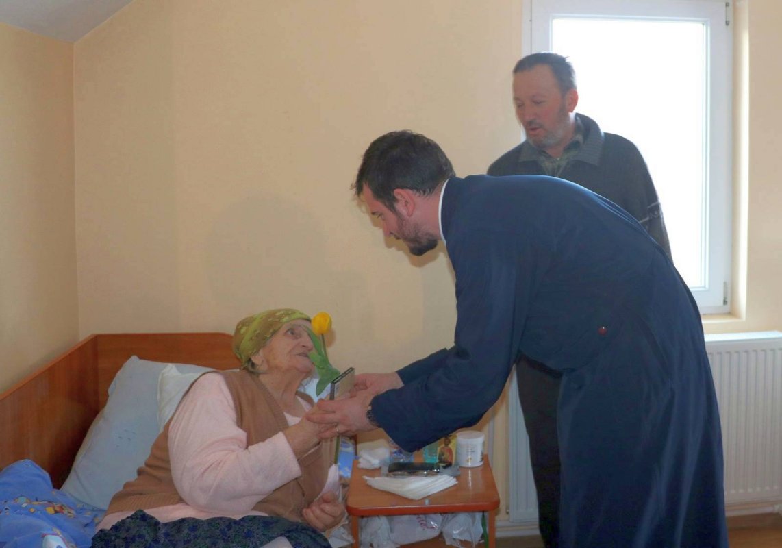 O bucurie pentru bunicile din  două așezăminte sociale buzoiene 43166