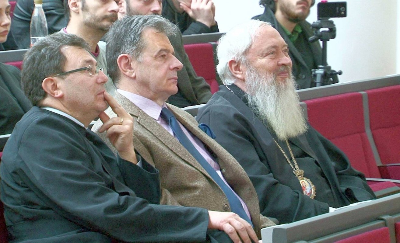Academicianul Sorin Dumitrescu  a conferențiat la Cluj-Napoca 43078