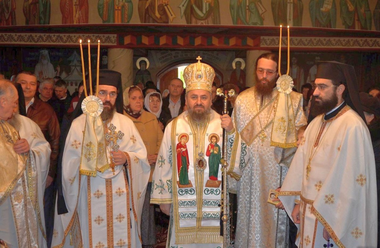 Slujiri arhiereşti în Duminica Sfântului Ierarh Grigore Palama    43013