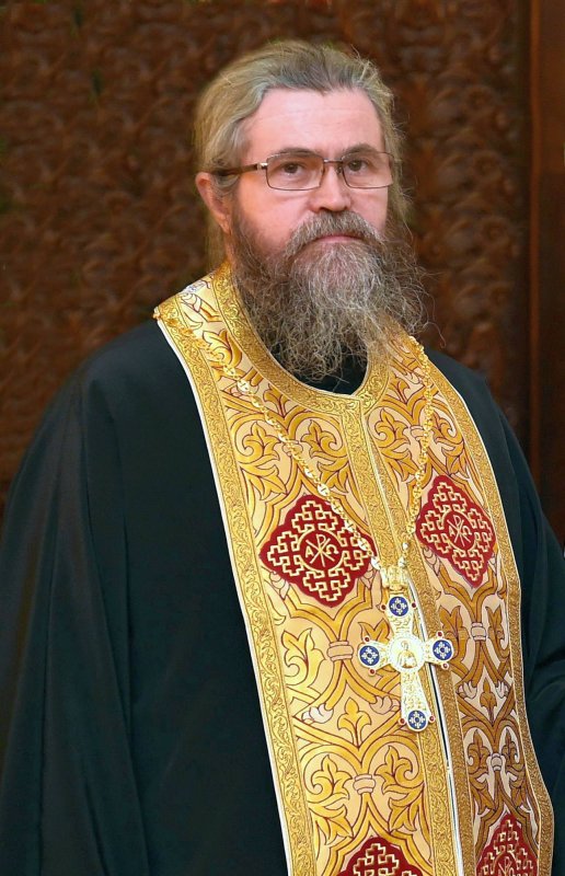 "Să postim de toată patima, desfătându-ne cu virtuţile Duhului" 42991