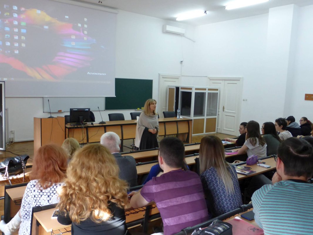 Universităţile şi-au deschis programele pentru liceeni 43001