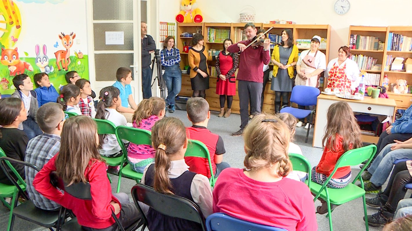 Concert de vioară pentru copiii de la două centre de zi 42919