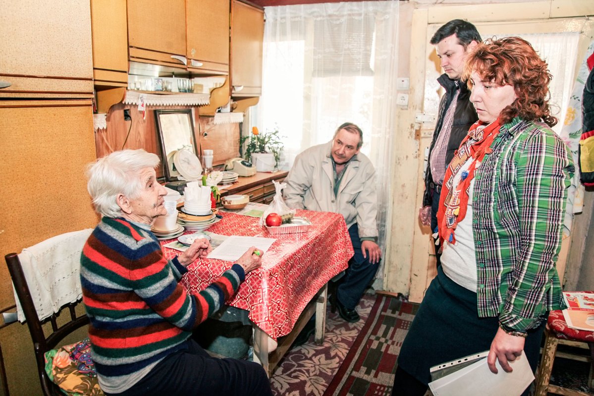 „Masa pe roți” - hrană caldă pentru nevoiași 42913